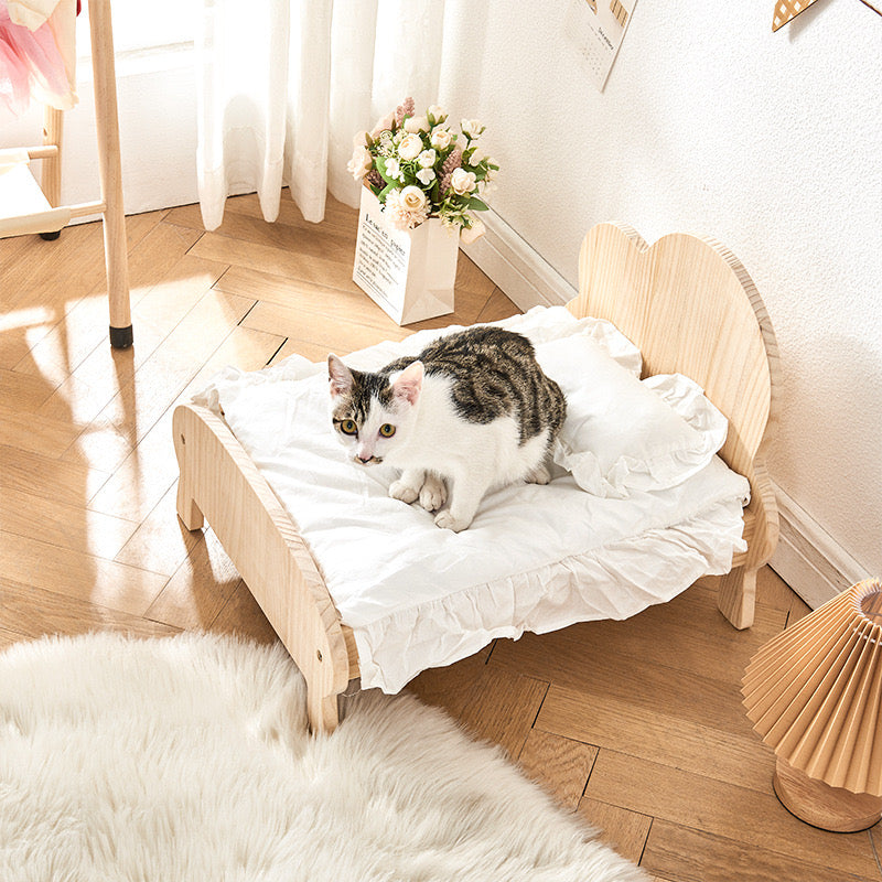 Pet 4 Legs Wooden Bed with Beddings