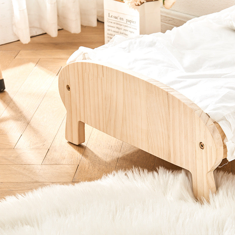 Pet 4 Legs Wooden Bed with Beddings